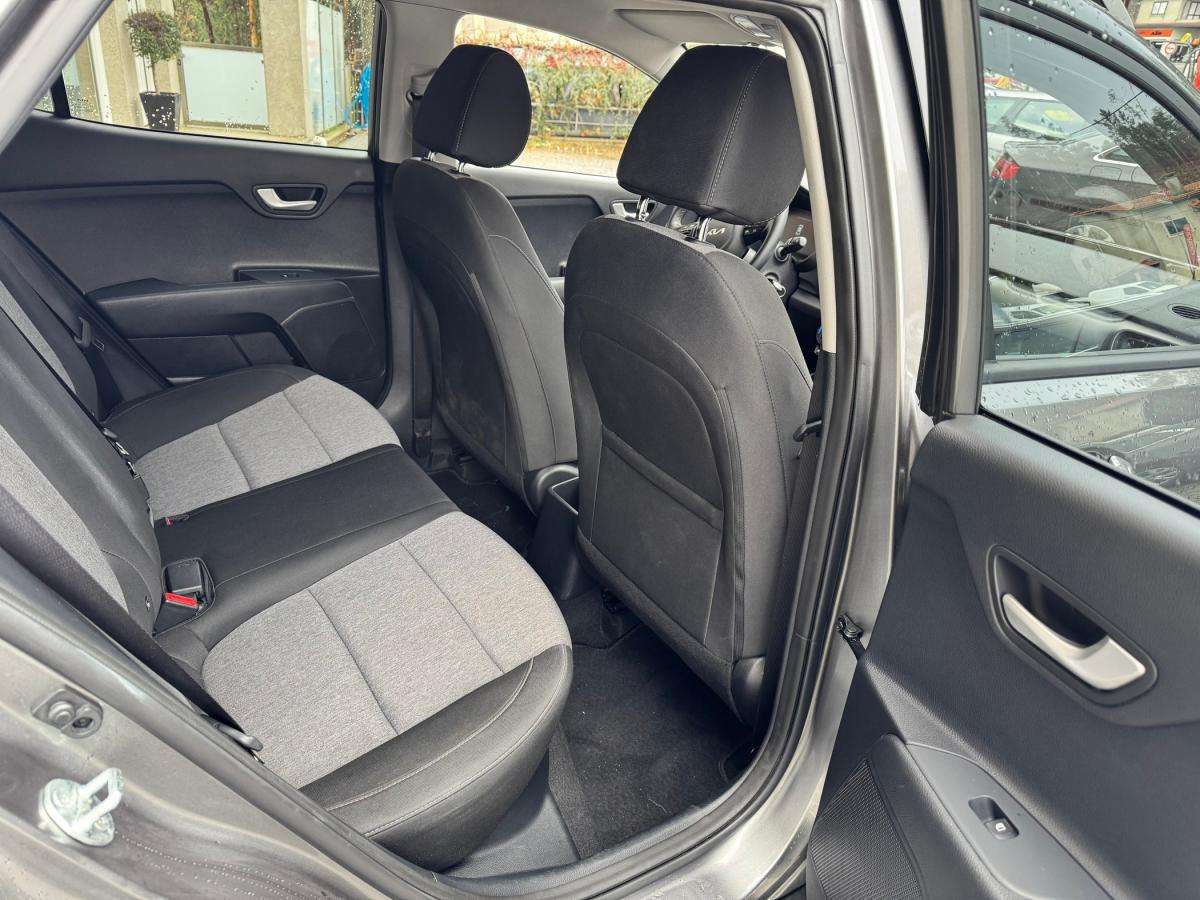 kia-stonic-2025-gasolina-1197cc