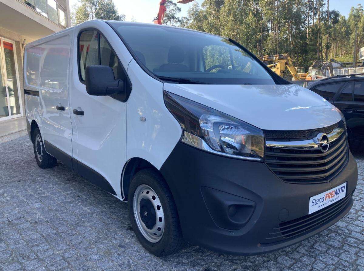 opel-vivaro-2015-diesel-1598cc