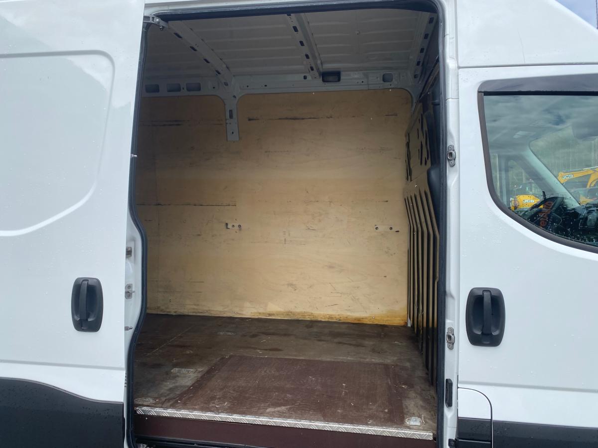 iveco-daily-2019-diesel-2998cc