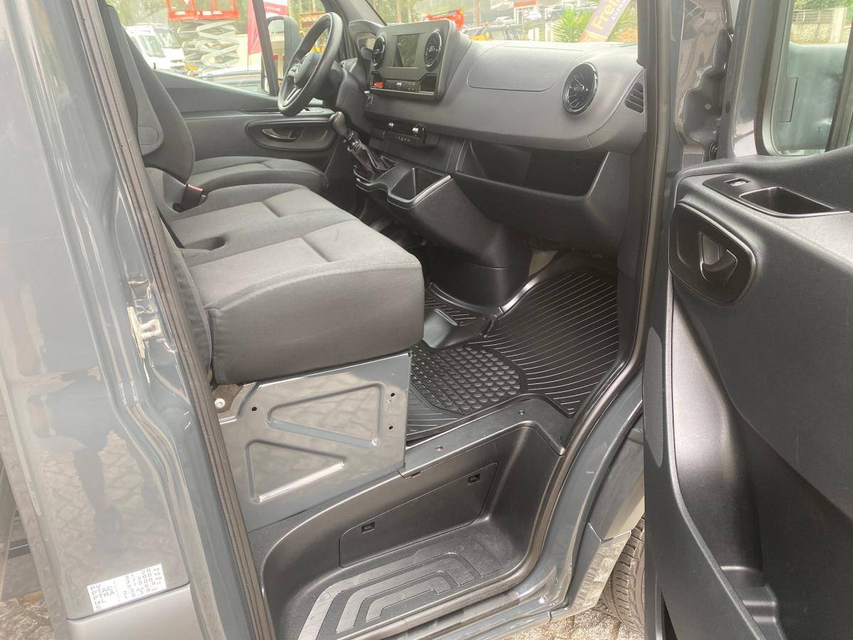mercedes-benz-sprinter-2021-diesel-2143cc