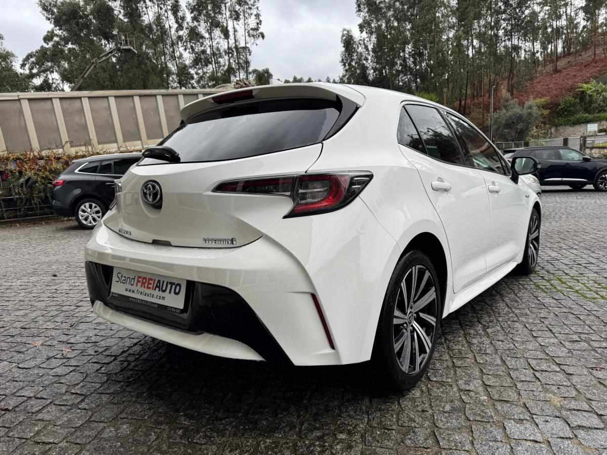 toyota-corolla-2021-hibrido-a-gasolina-1798cc