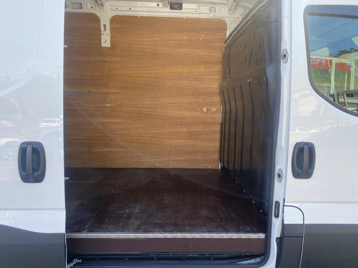 iveco-daily-2021-diesel-2998cc