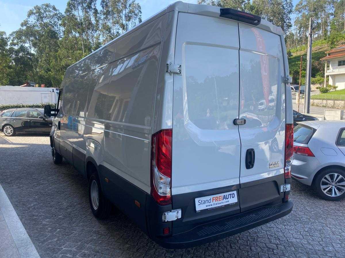 iveco-daily-2021-diesel-2998cc