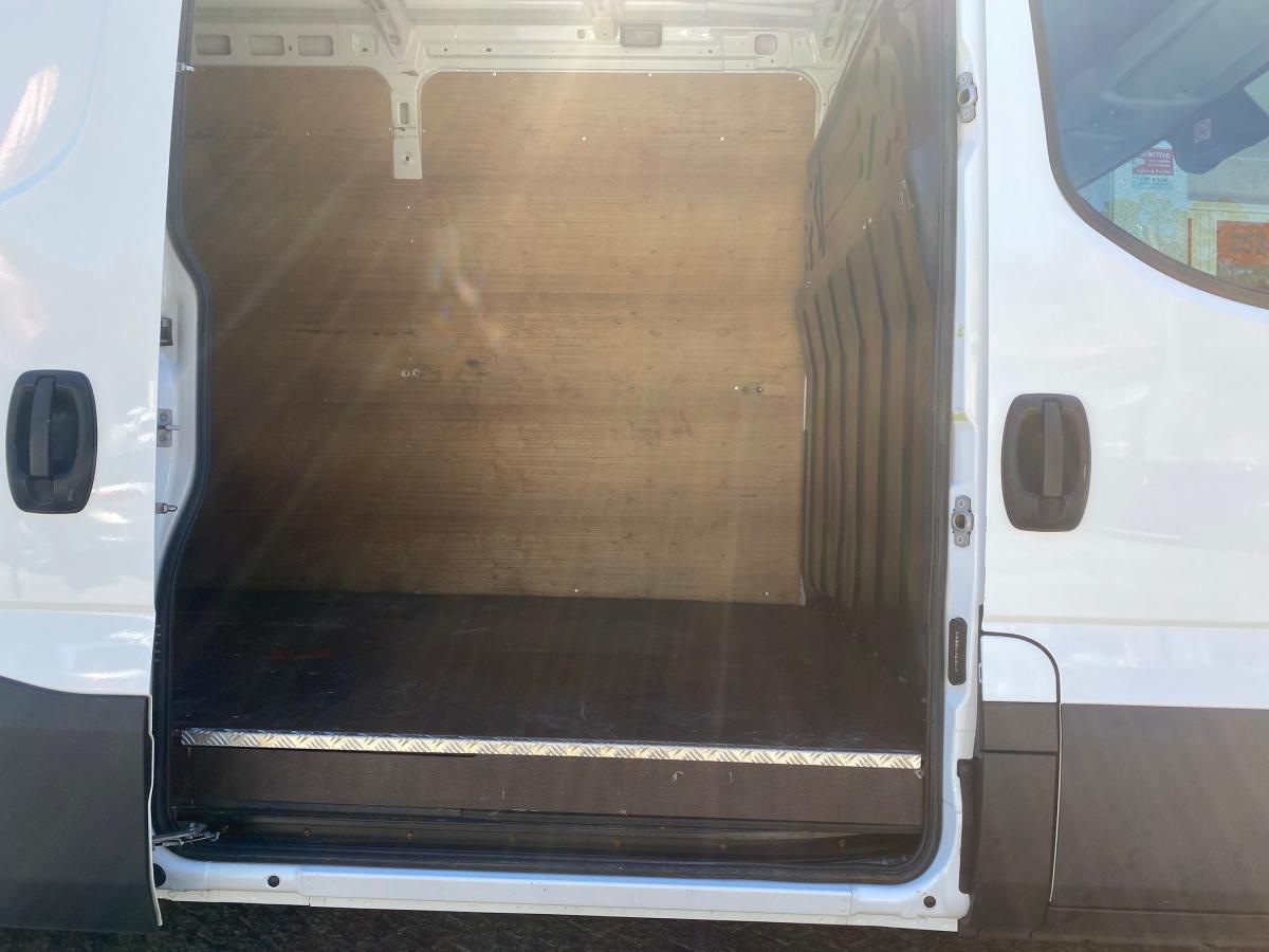 iveco-daily-2021-diesel-2998cc