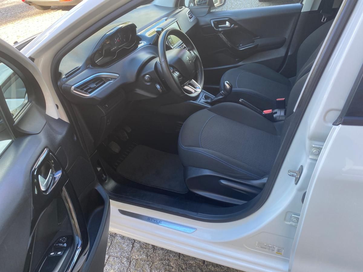 peugeot-208-2018-diesel-1560cc