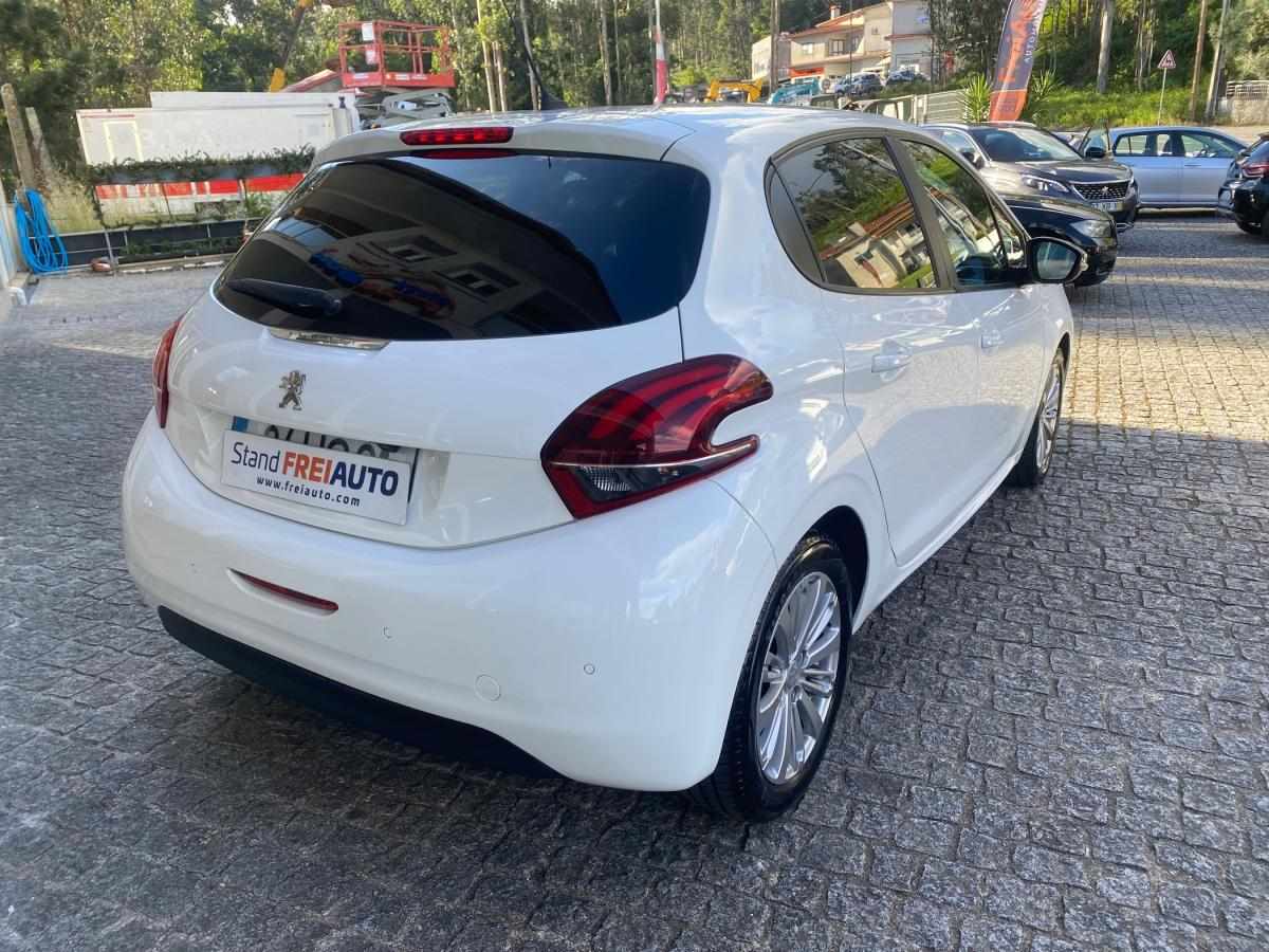 peugeot-208-2018-diesel-1560cc