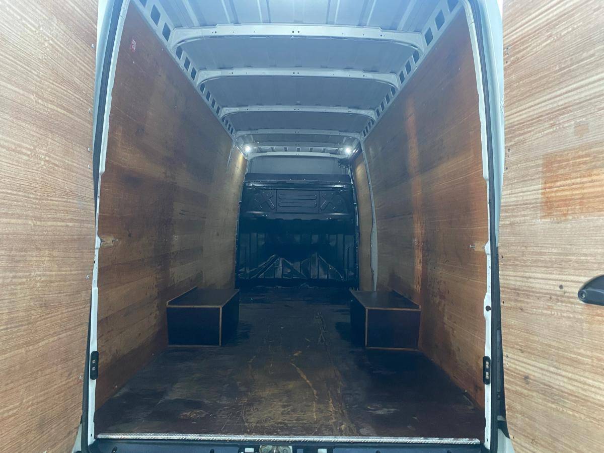 iveco-daily-2021-diesel-2998cc