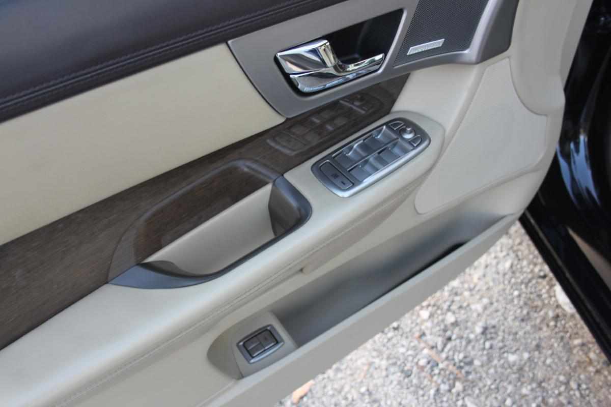 jaguar-xf-3-0-v6-2010-diesel-2993cc