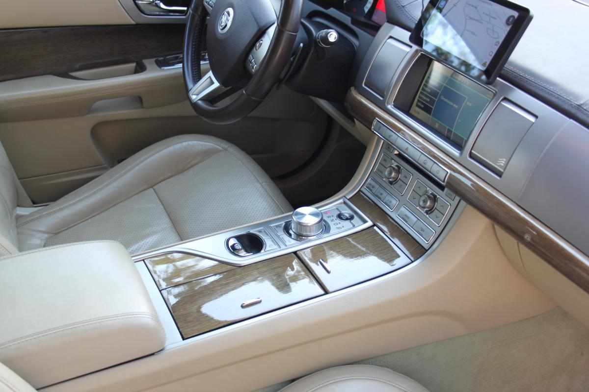 jaguar-xf-3-0-v6-2010-diesel-2993cc