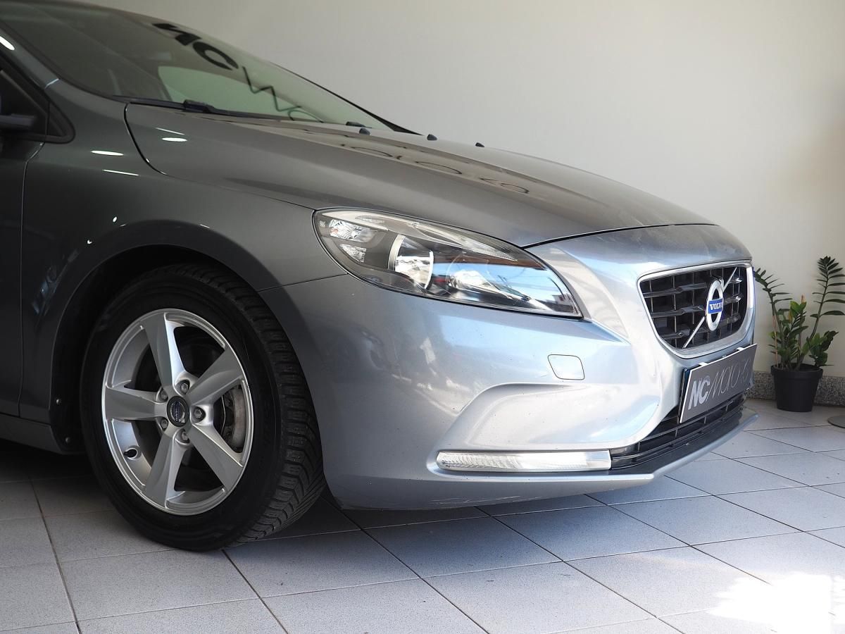 volvo-v40-2014-diesel-1560cc