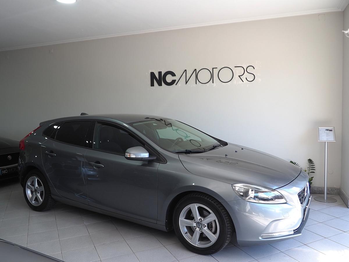 volvo-v40-2014-diesel-1560cc