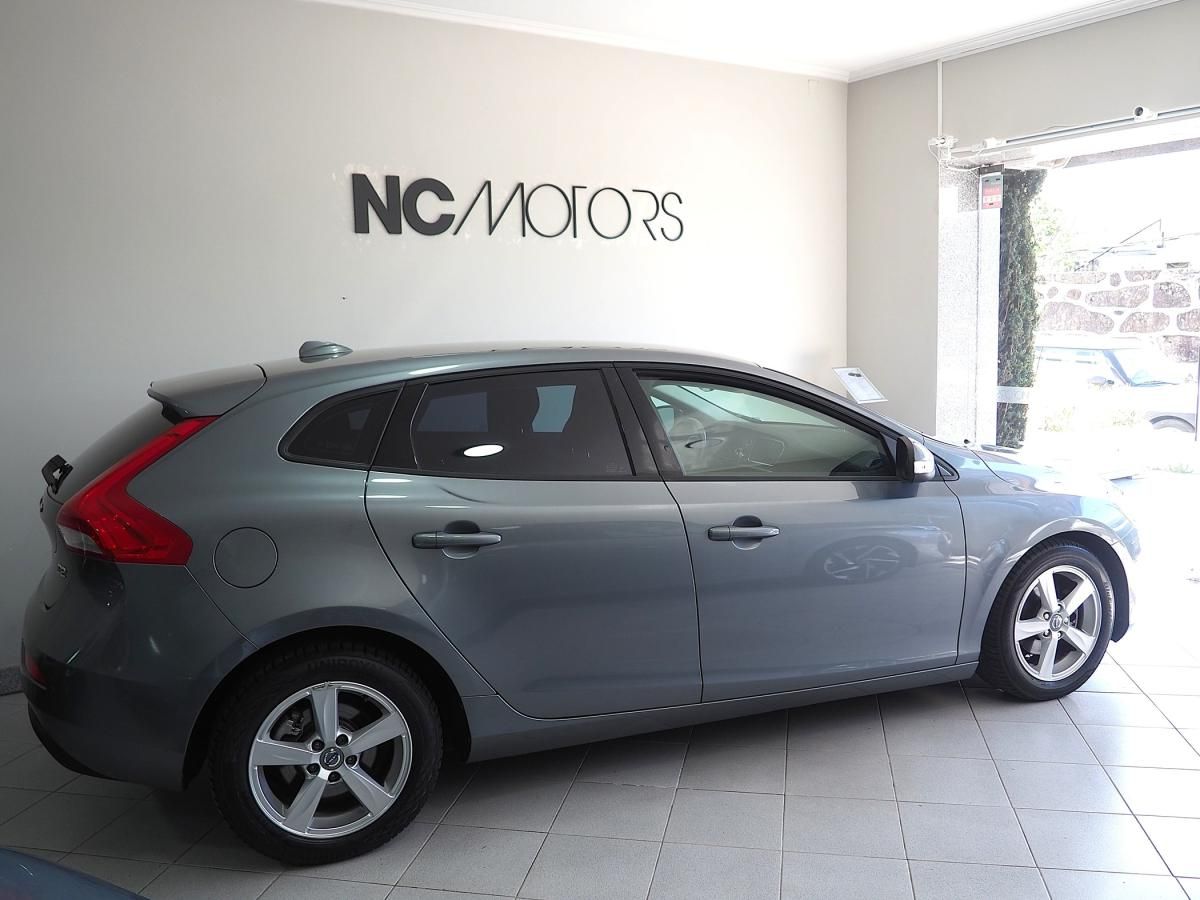 volvo-v40-2014-diesel-1560cc