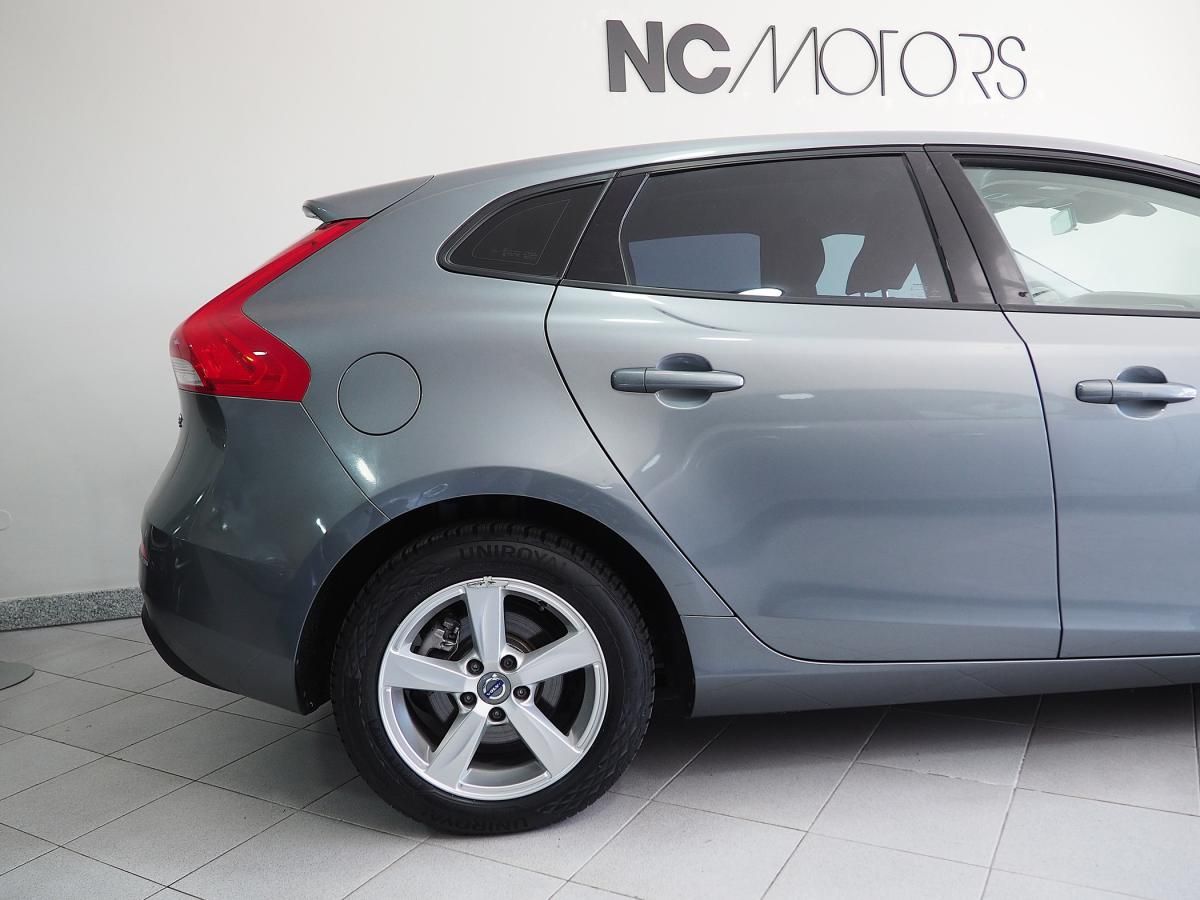 volvo-v40-2014-diesel-1560cc