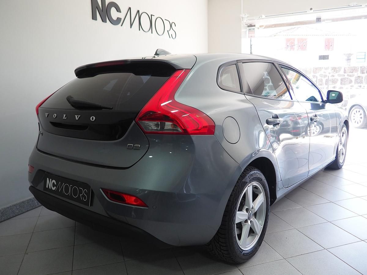 volvo-v40-2014-diesel-1560cc