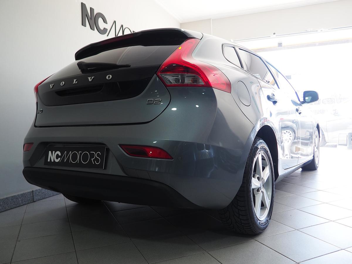volvo-v40-2014-diesel-1560cc