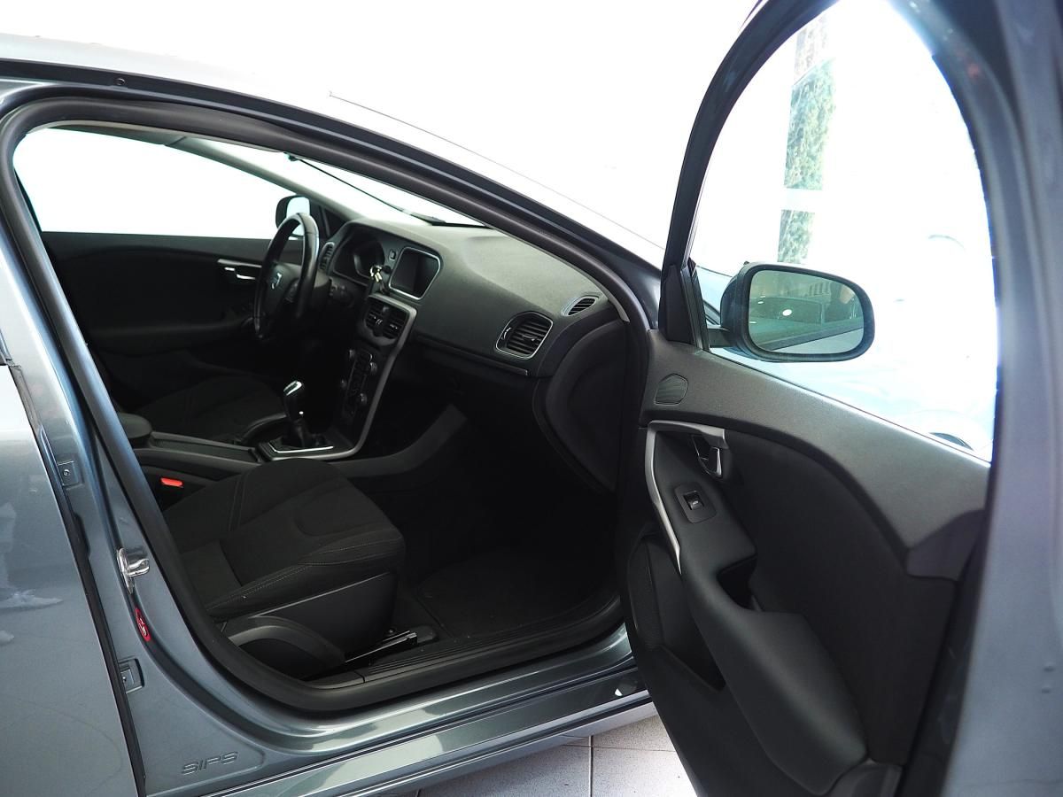 volvo-v40-2014-diesel-1560cc