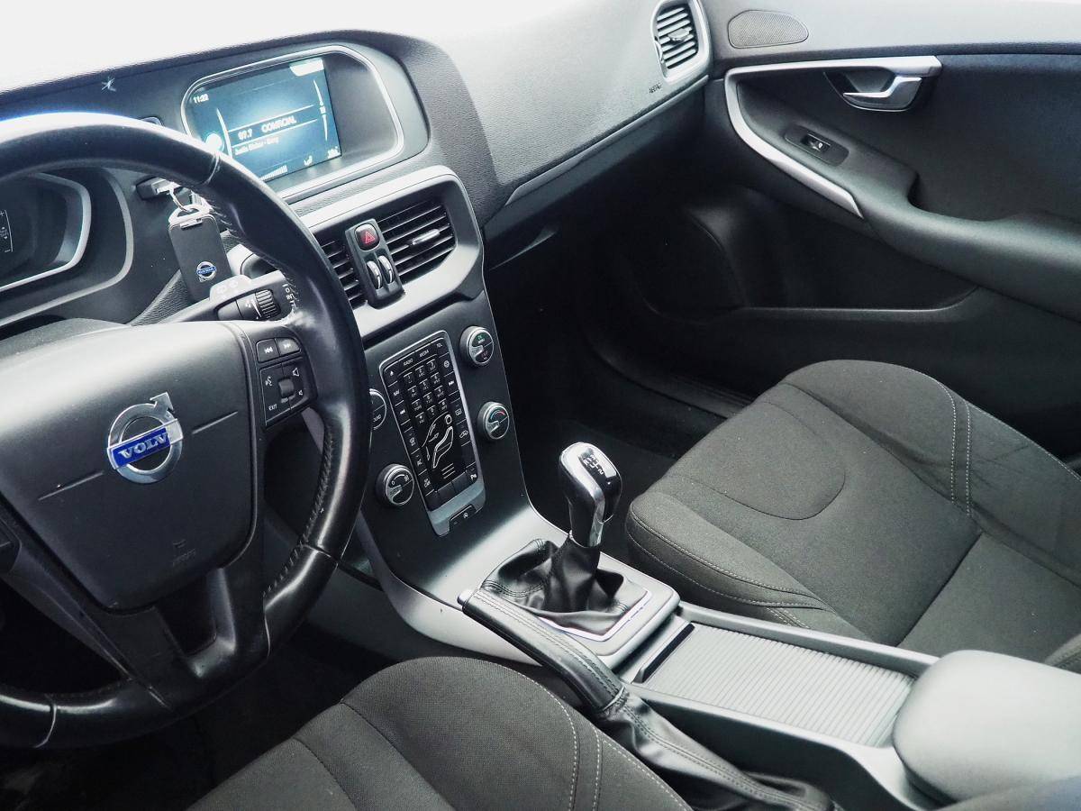 volvo-v40-2014-diesel-1560cc