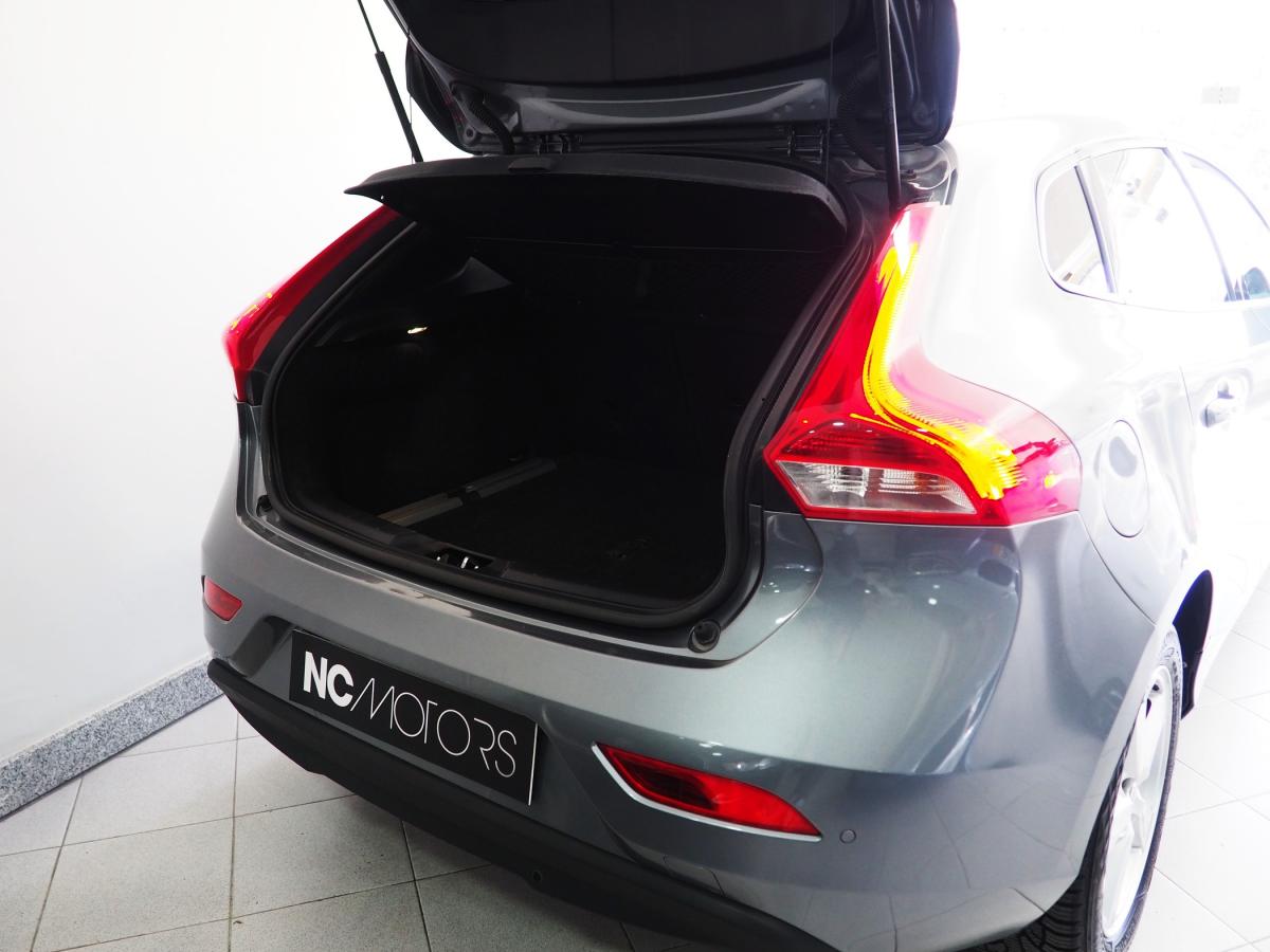 volvo-v40-2014-diesel-1560cc