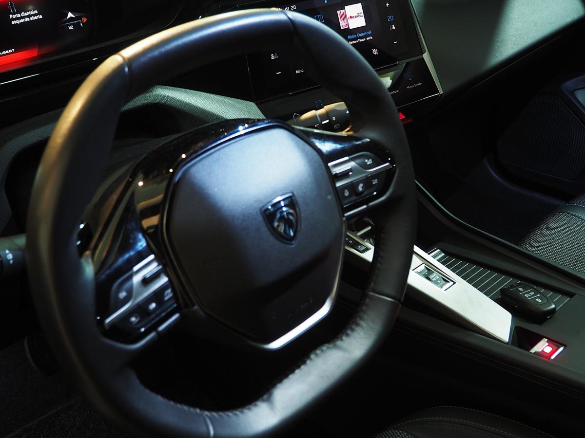 peugeot-308-sw-2023-diesel-1499cc