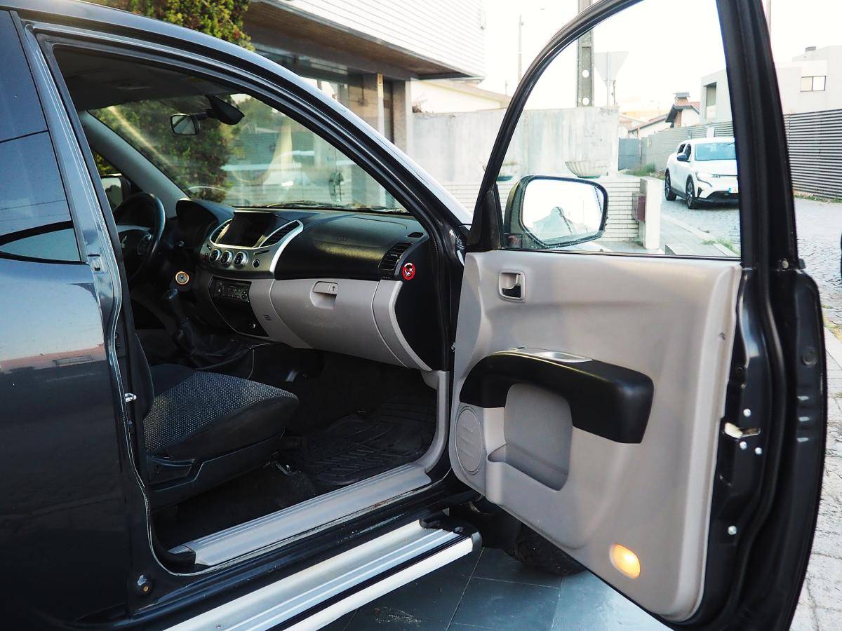 mitsubishi-l200-2012-diesel-2477cc