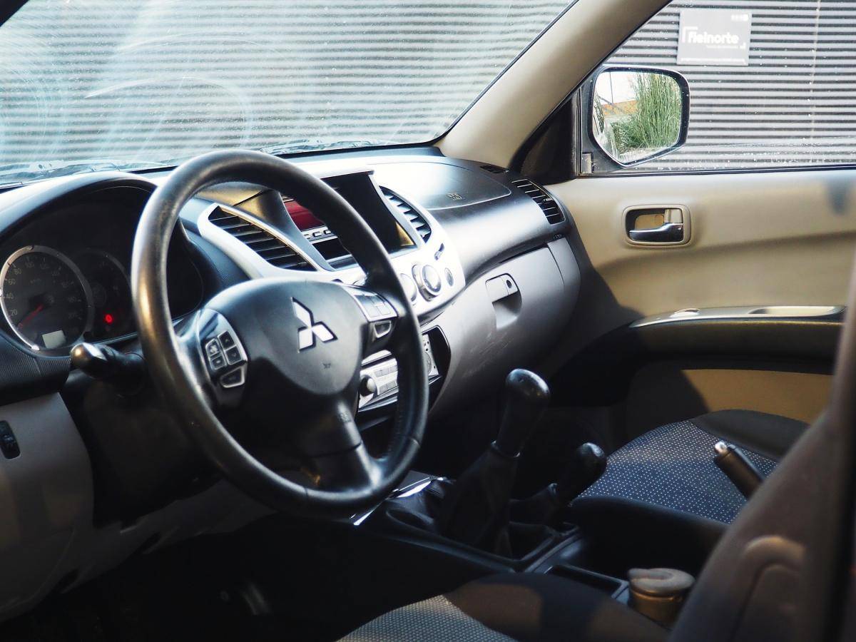 mitsubishi-l200-2012-diesel-2477cc