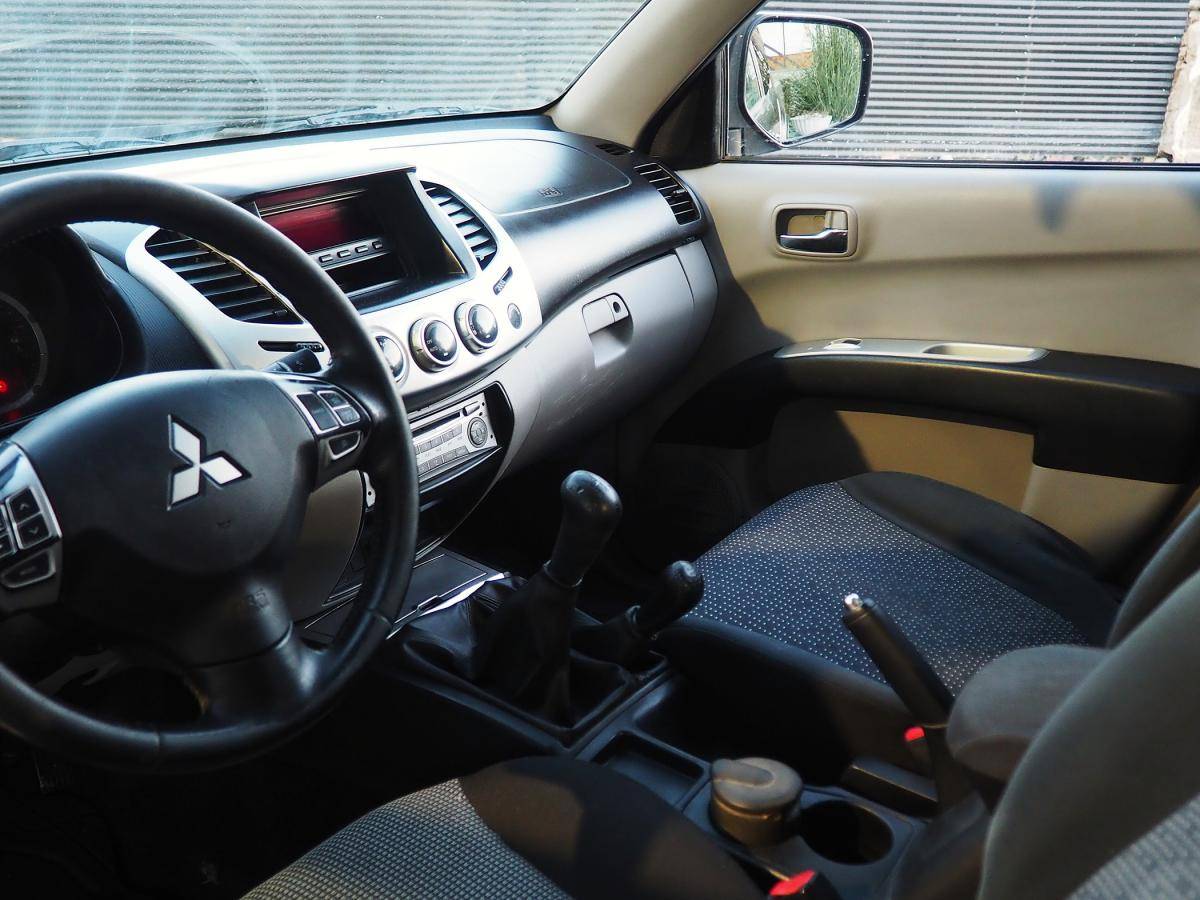 mitsubishi-l200-2012-diesel-2477cc