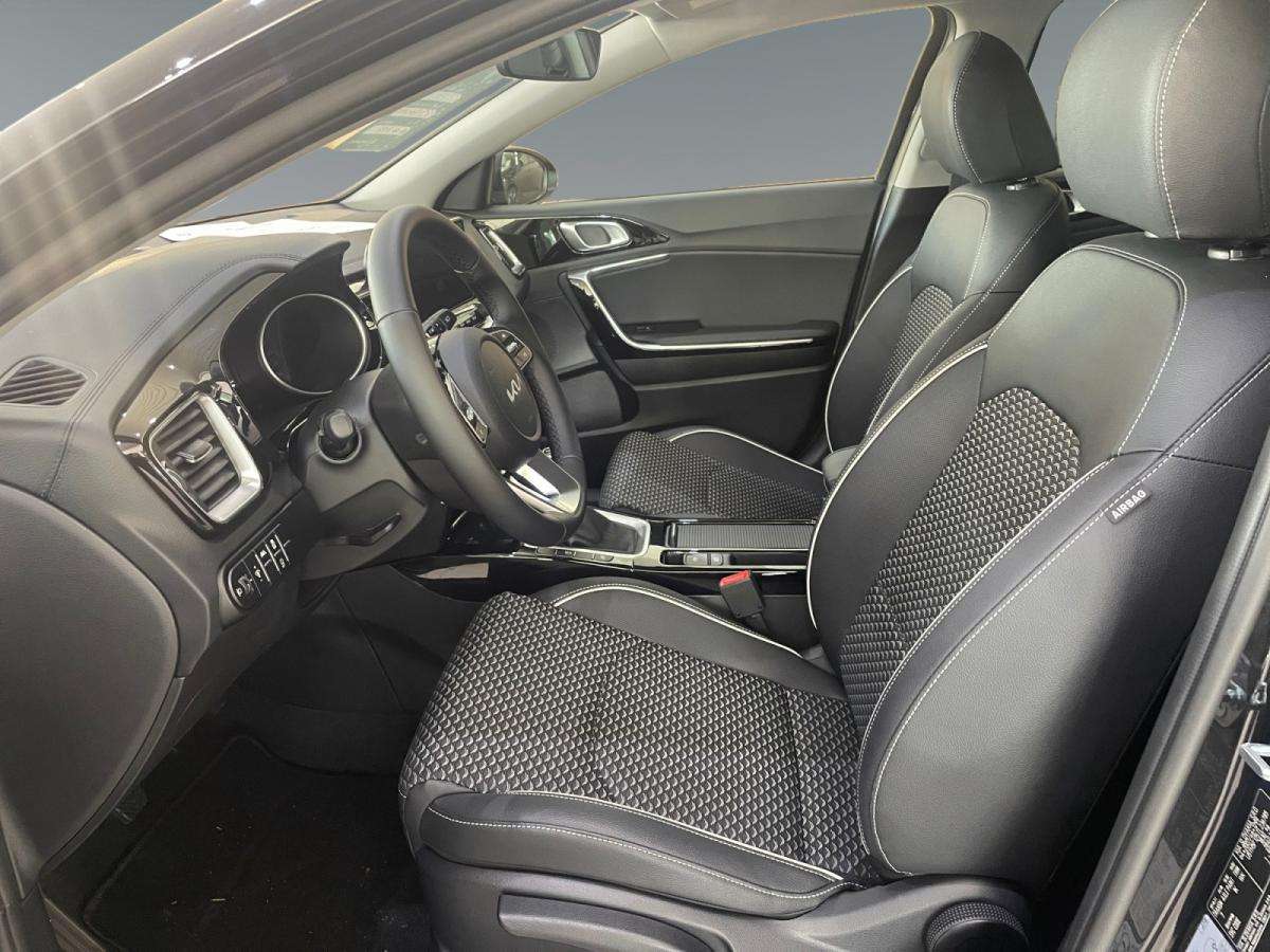 kia-xceed-2025-gasolina-998cc