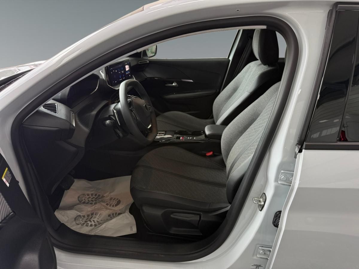 peugeot-208-2025-gasolina-1199cc