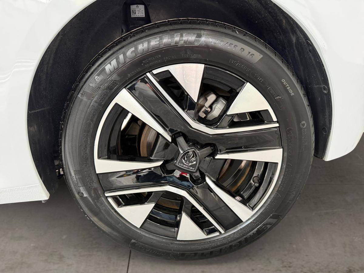peugeot-208-2025-gasolina-1199cc