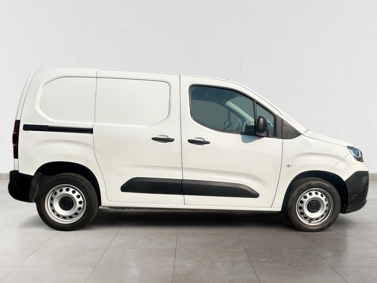 fiat-doblo-2023-diesel-1499cc