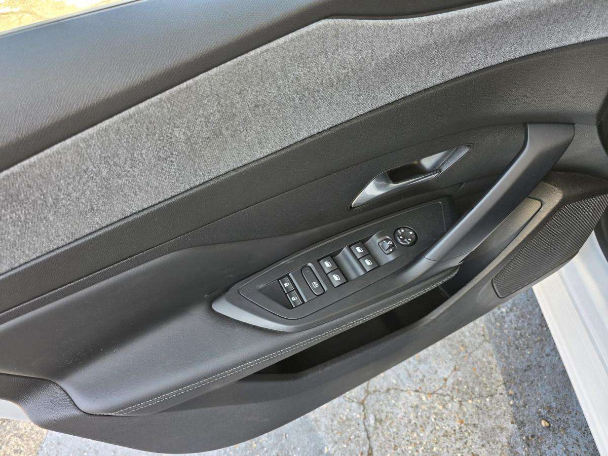 peugeot-308-sw-2024-gasolina-1199cc