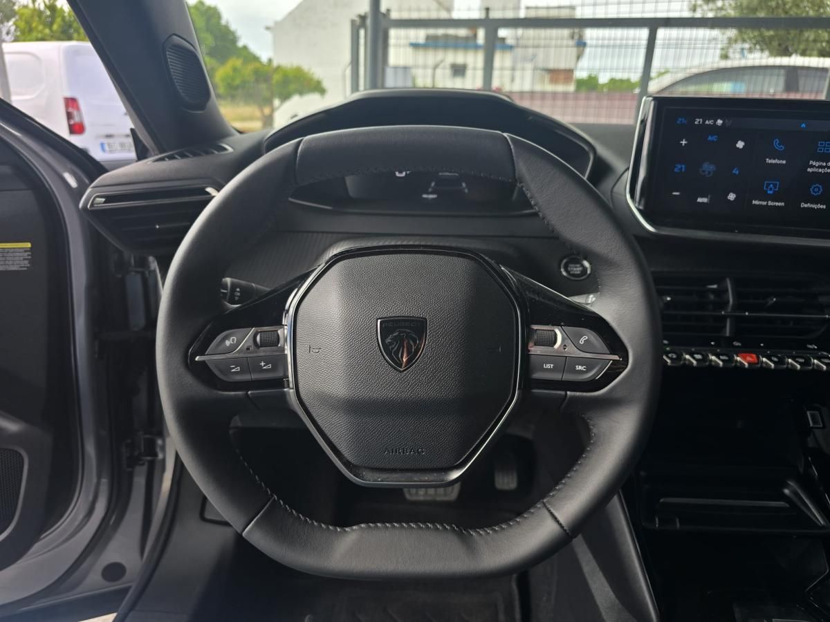 peugeot-2008-2025-eletrico-0cc