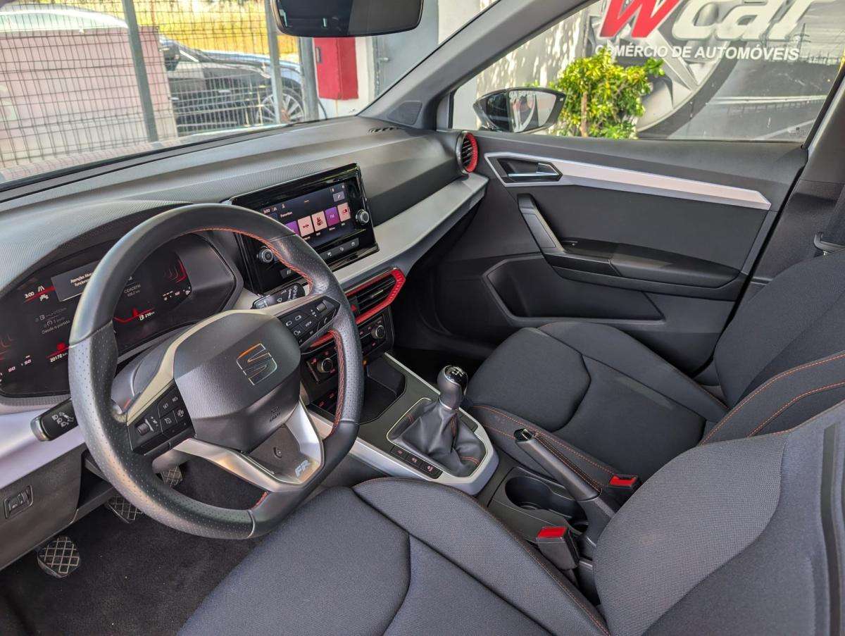 seat-arona-2023-gasolina-999cc