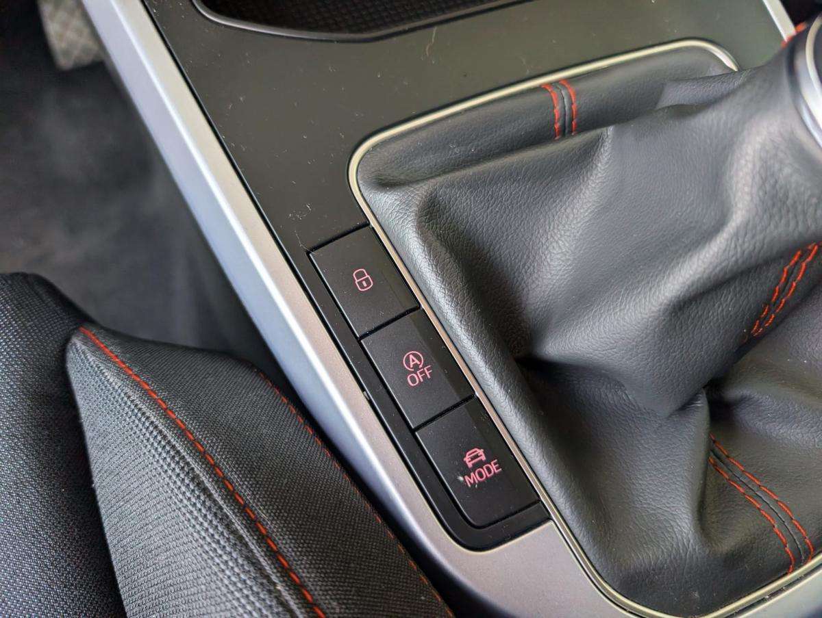 seat-arona-2023-gasolina-999cc