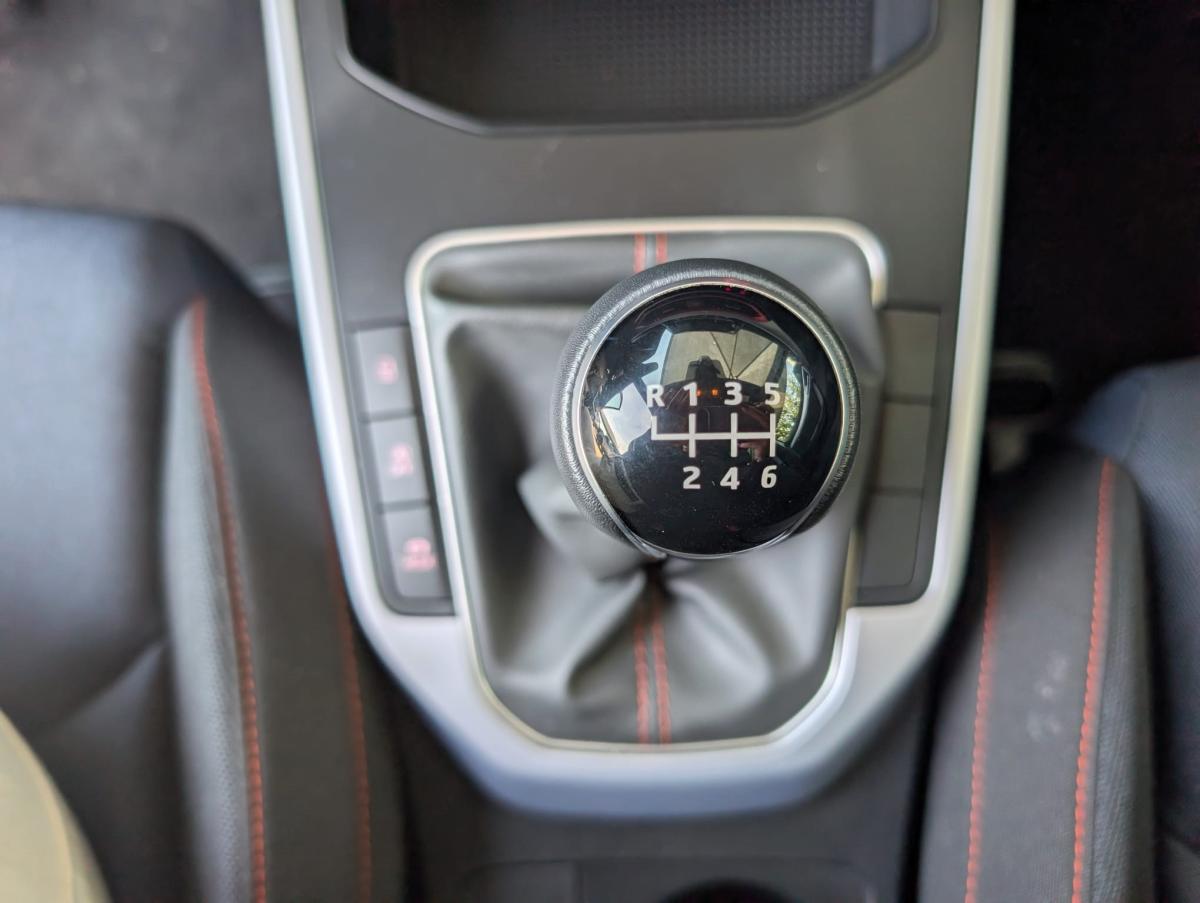 seat-arona-2023-gasolina-999cc
