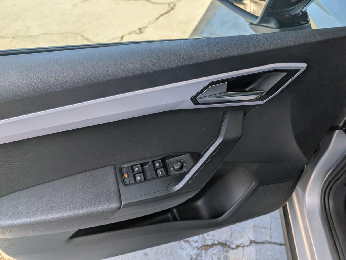 seat-arona-2023-gasolina-999cc