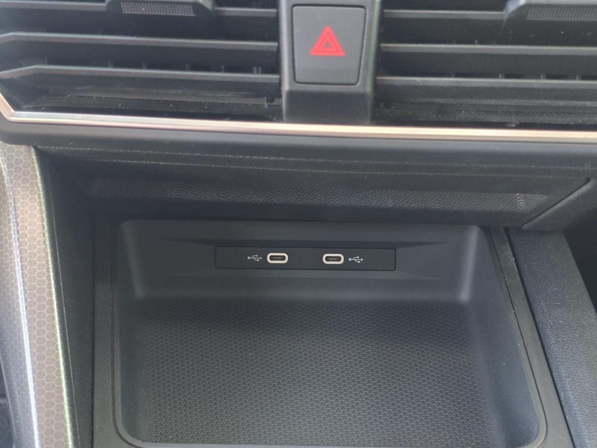 seat-leon-st-2024-gasolina-999cc