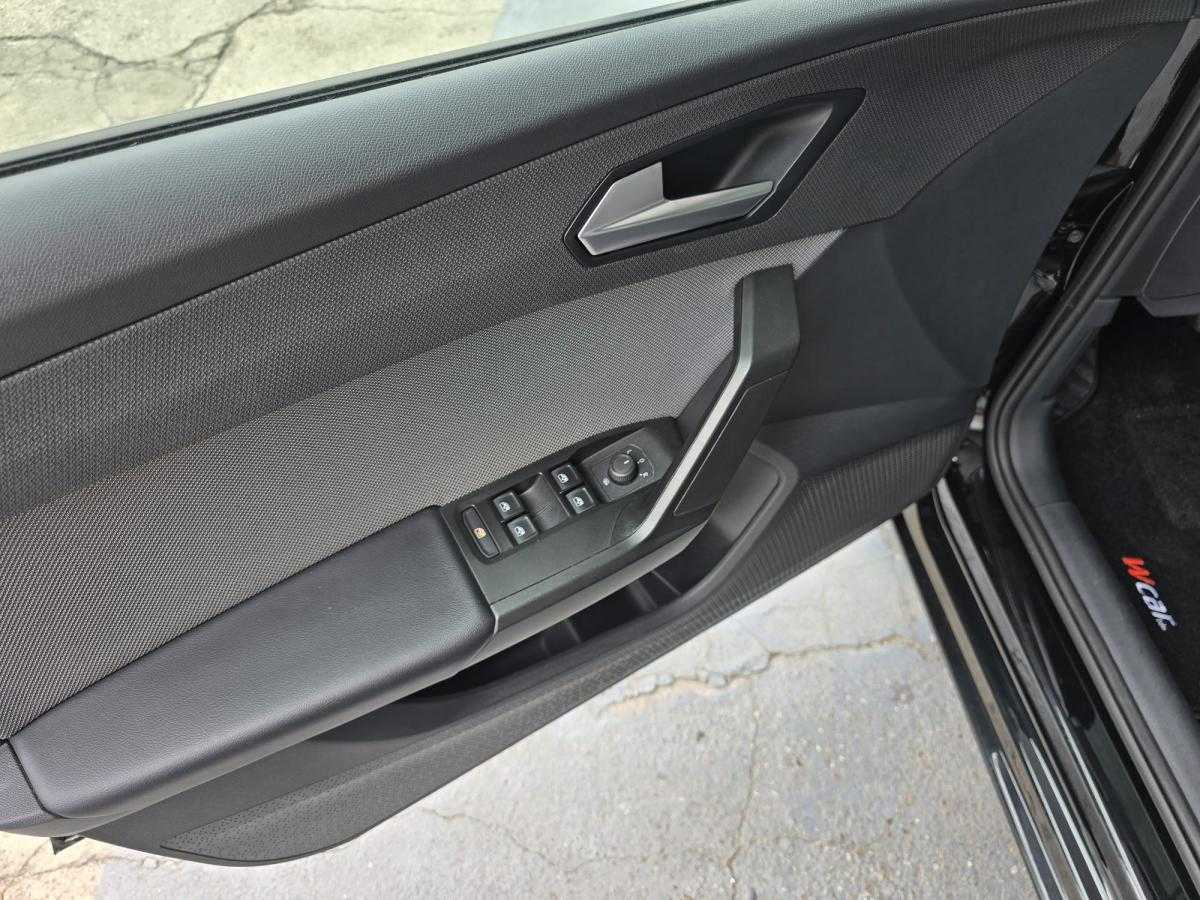 seat-leon-st-2024-gasolina-999cc