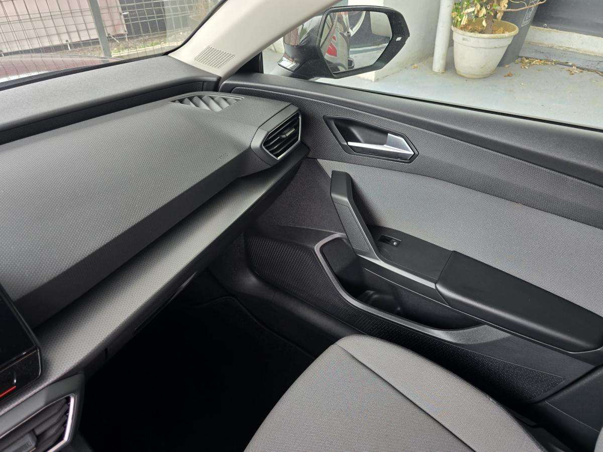 seat-leon-st-2024-gasolina-999cc