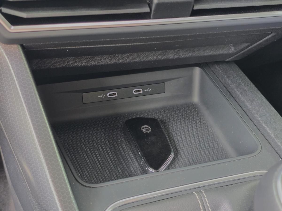 seat-leon-st-2024-gasolina-999cc
