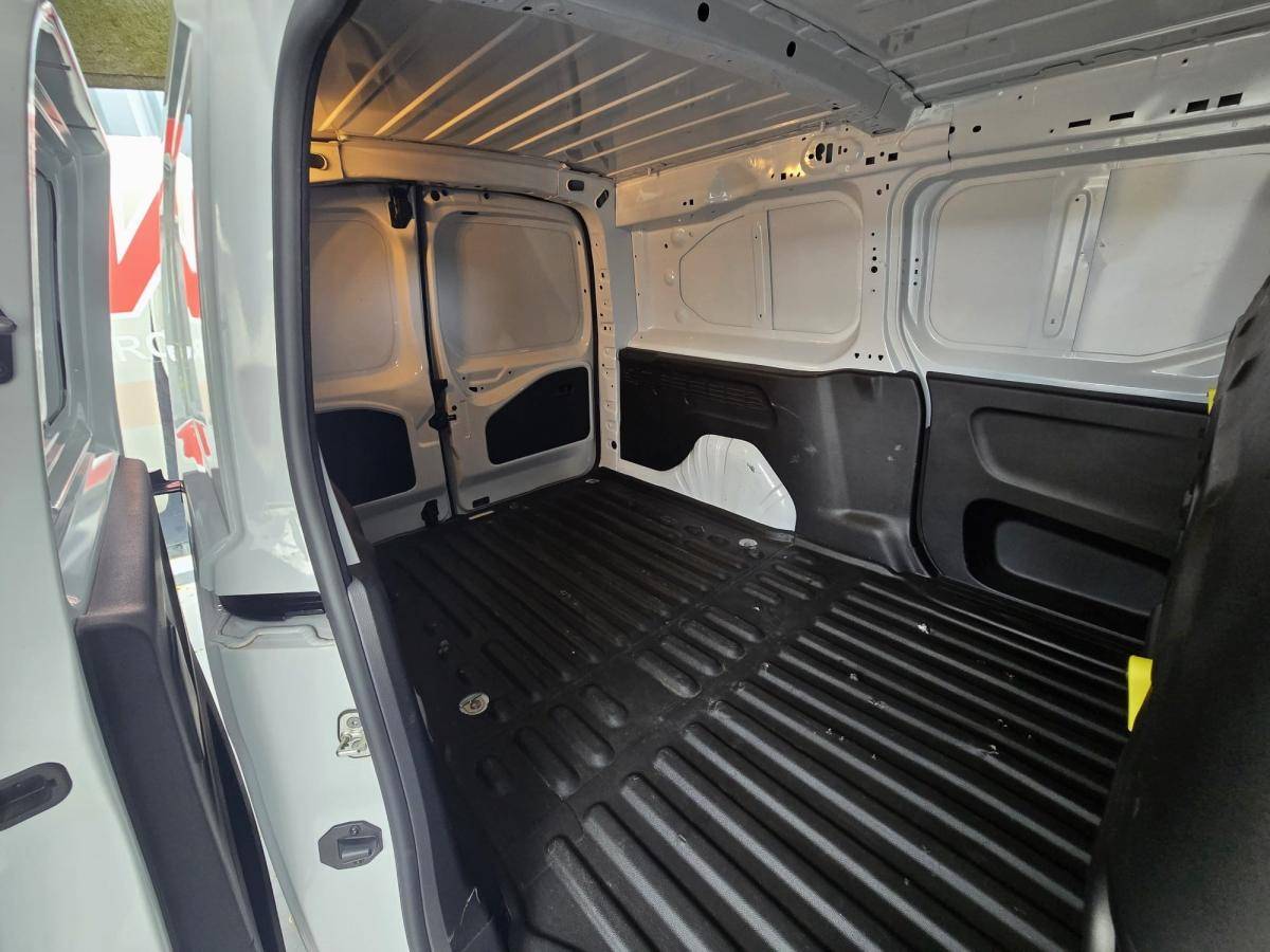 citroen-berlingo-2025-diesel-1499cc
