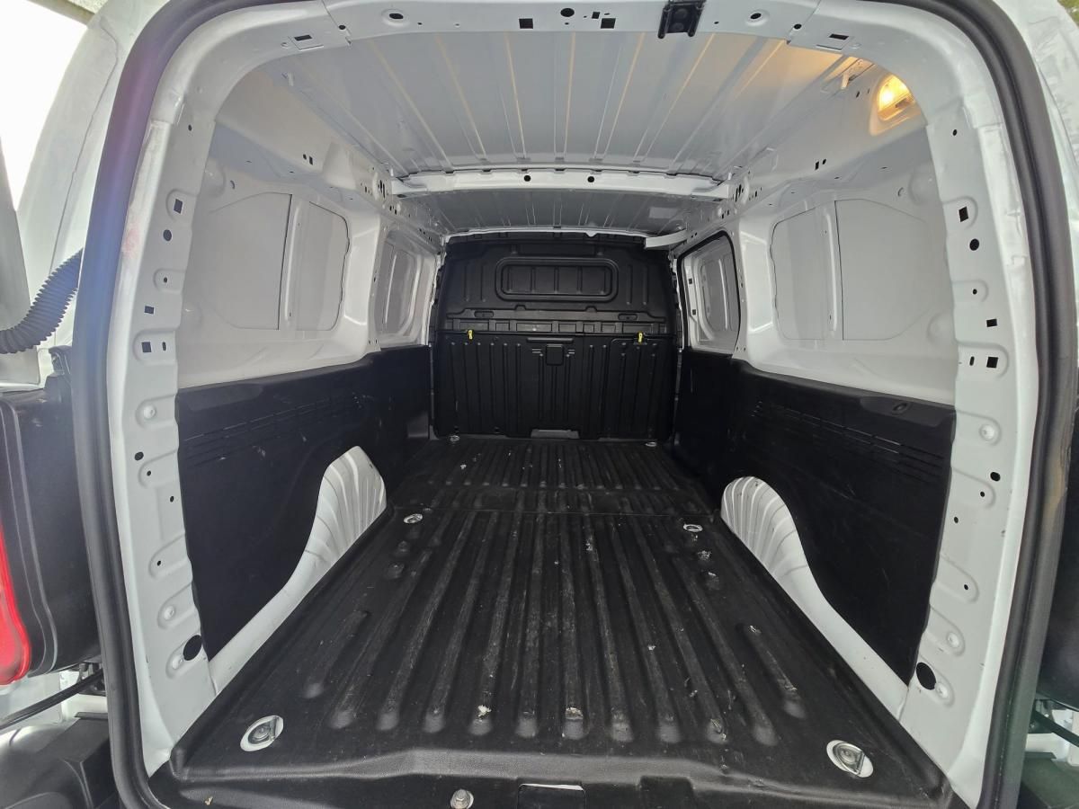 citroen-berlingo-2025-diesel-1499cc