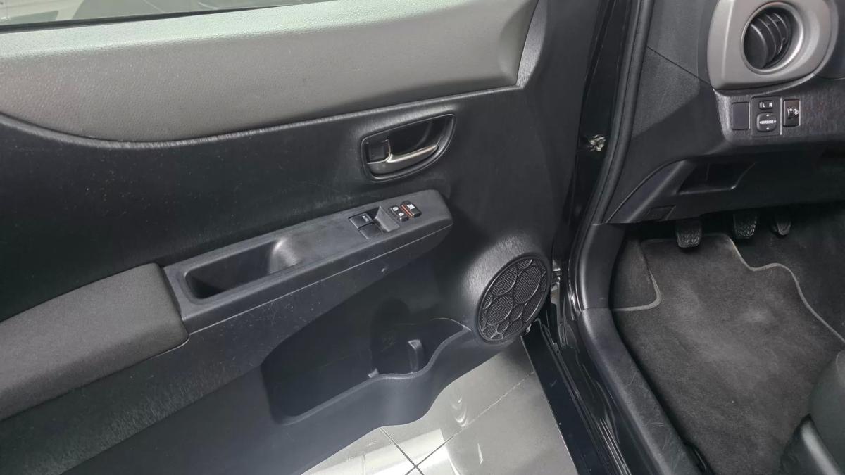 toyota-yaris-2014-gasolina-1329cc