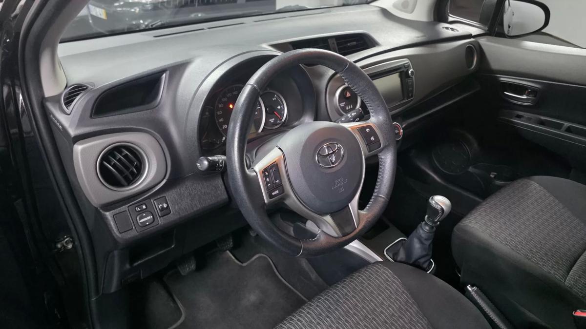 toyota-yaris-2014-gasolina-1329cc