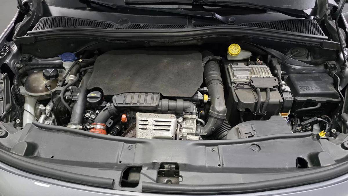 peugeot-2008-2018-gasolina-1199cc