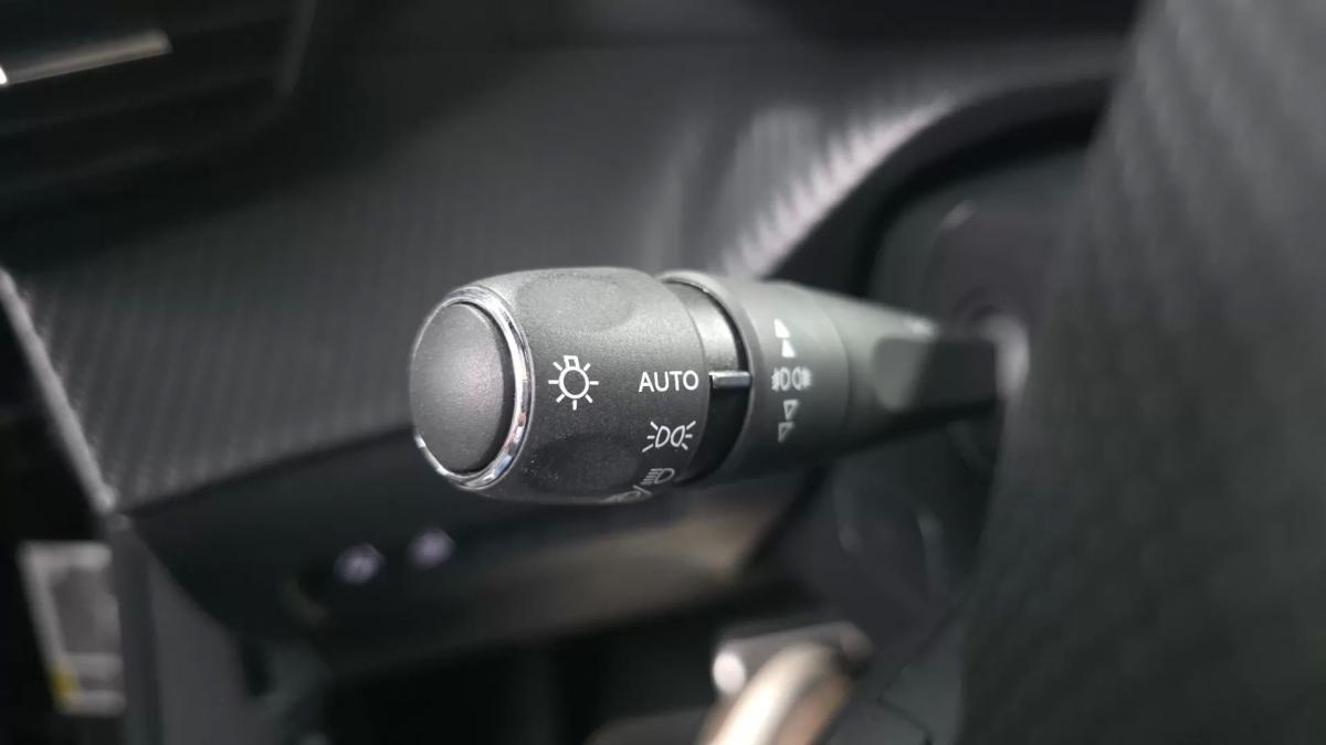 peugeot-e-2008-2022-eletrico-200cc