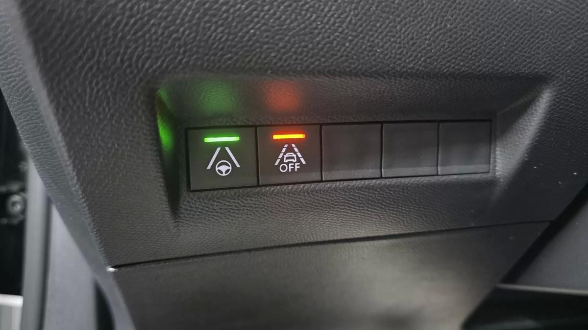 peugeot-e-2008-2022-eletrico-200cc
