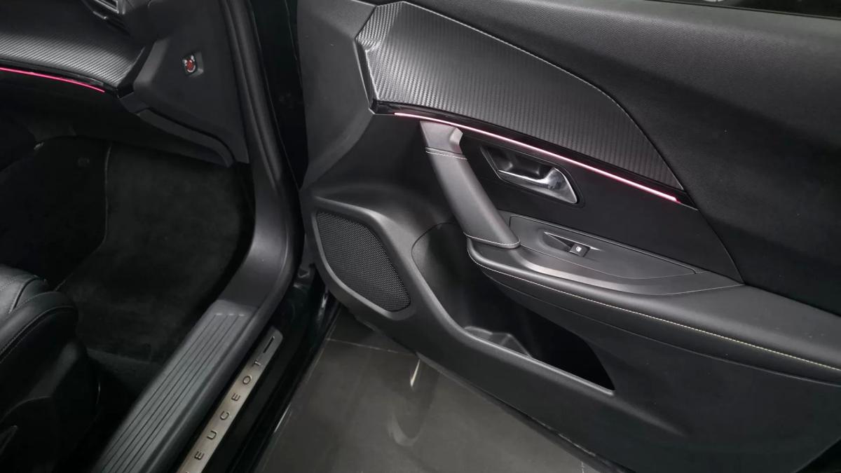 peugeot-e-2008-2022-eletrico-200cc