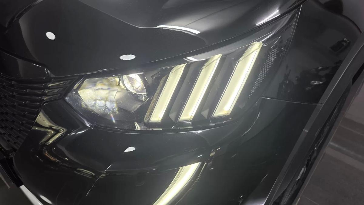 peugeot-e-2008-2022-eletrico-200cc