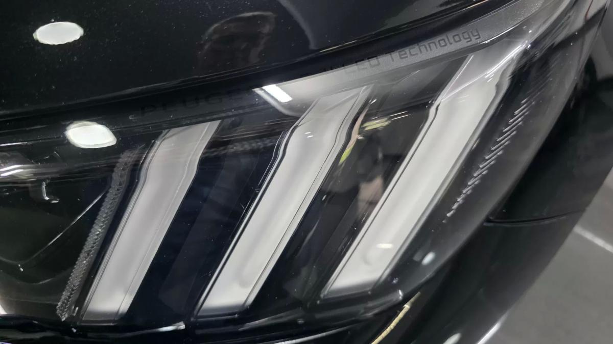 peugeot-e-2008-2022-eletrico-200cc